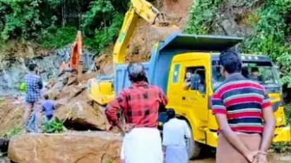 കനത്ത മഴയും മണ്ണിടിച്ചിലും; രാത്രിയാത്ര ഒഴിവാക്കണം, അപകടം പതിയിരിക്കുന്ന കക്കയം മേഖലയിലെ റോഡുകൾ