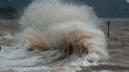 കള്ളക്കടൽ പ്രതിഭാസം, കടലാക്രമണ സാധ്യത; നാളെ രാവിലെ മുതൽ കേരള-തമിഴ്‌നാട് തീരത്ത് പ്രത്യേക ജാഗ്രത നിർദ്ദേശം 