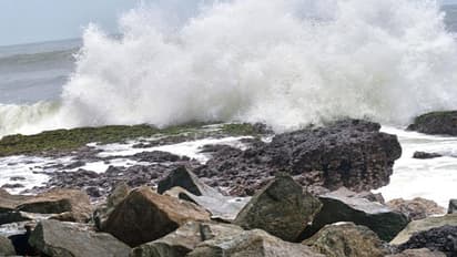 കള്ളക്കടൽ പ്രതിഭാസം: നാളെയും കേരള തീരത്ത് കടലാക്രമണത്തിന് സാധ്യത, ഈ മാസം 26 വരെ ഒറ്റപ്പെട്ടയിടങ്ങളിൽ മഴ