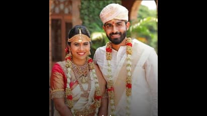  ಮದ್ವೆಯಲ್ಲಿ ಖುಷಿಯಾಗಿರುವ ಶ್ರೀದೇವಿ ಫೋಟೋ ವೈರಲ್; ನಗುನೇ ಕಿತ್ಕೊಂಡು ಬಿಟ್ರು ಎಂದು ನೆಟ್ಟಿಗರು ಗರಂ