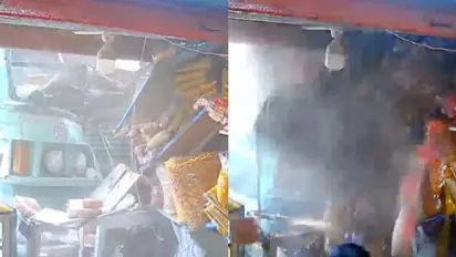 Roadways Bus from Tamil Nadu Crashes Into Shop in Dindigul District Due to Speeding [WATCH]
