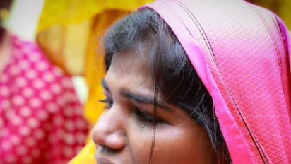 பள்ளி மாணவனை துடப்பத்தால் அடித்த சத்துணவு ஊழியர் - கொந்தளித்து அறந்தாங்கி நிஷா!