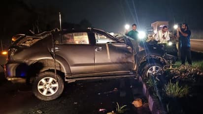 ಬೆಂಗಳೂರು-ಮೈಸೂರು ಎಕ್ಸಪ್ರೆಸ್ವೇನಲ್ಲಿ ಭೀಕರ ಅಪಘಾತ: ಆಂಧ್ರ ಮೂಲದ ಇಬ್ಬರು ಇಂಜಿನಿಯರಿಂಗ್ ವಿದ್ಯಾರ್ಥಿಗಳ ದುರ್ಮರಣ