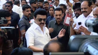 Mk Stalin:முப்பெரும் விழாவில் பங்கேற்பதற்காக கோவை சென்றடைந்தார் முதல்வர் ஸ்டாலின் - தொண்டர்கள் உற்சாக வரவேற்பு