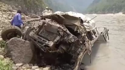 Uttarakhand: 10 people killed after tempo traveller with 23 passengers falls in gorge in Rudraprayag (WATCH)
