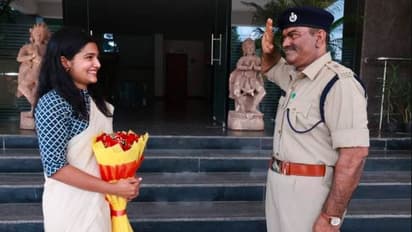 ஐஏஎஸ் மகளுக்கு சல்யூட் அடித்த போலீஸ் தந்தை.. தந்தையர் தினத்தில் நெகிழ்ச்சியான தருணம்!