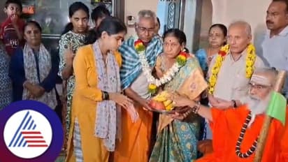 ರೇಣುಕಾಸ್ವಾಮಿ ನಿವಾಸಕ್ಕೆ ಭೇಟಿ ನೀಡಿ ಕುಟುಂಬಕ್ಕೆ ಸಾಂತ್ವನ ಹೇಳಿದ ರಂಭಾಪುರಿಶ್ರೀ