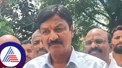 ಜಾರಕಿಹೊಳಿ ಕುಟುಂಬದಿಂದ ಲಕ್ಷ್ಮಣ್ ಸವದಿ ಟಾರ್ಗೆಟ್? ಅಥಣಿಯಲ್ಲಿ ಸವದಿ ವಿರುದ್ಧ ಮತ್ತೆ ಗುಡುಗಿದ ರಮೇಶ್ ಜಾರಕಿಹೊಳಿ!