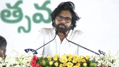 అందరూ పవన్ కల్యాణ్ కు ఫ్యాన్స్ ... ఆయన మాత్రం వారి ఫ్యాన్... ఎంత గొప్పగా చెప్పారో..!