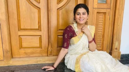 செம க்யூட்.. நிறைமாத வயிற்றுடன்.. ட்ரெடிஷனல் போட்டோஷூட்..  ரித்திகாவின் உருக்கமான பதிவு..