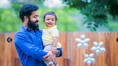 నిద్రమూడ్‌లో ఉన్నప్పుడు పడేల్‌మని కొట్టిపోతున్నాడు.. కొడుకు అభయ్‌ రామ్‌ కొంటె పనులు చెబుతూ ఎన్టీఆర్‌ ఆవేదన