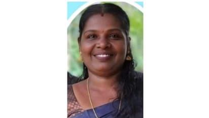 കാറും ലോറിയും കുട്ടിയിടിച്ച് ഉണ്ടായ അപകടത്തില് പരിക്കേറ്റ് ചികിത്സയിലായിരുന്ന വീട്ടമ്മ മരിച്ചു