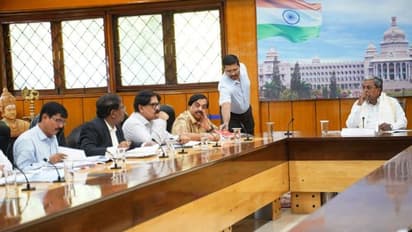 ನೀವೆಲ್ಲಾ ಸೇವೆಯಲ್ಲಿರಲು ಅನ್ಫಿಟ್: ಸಿಎಂ ಕಿಡಿ