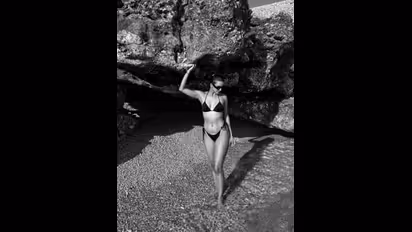 ഇറ്റാലിയന്‍ കടല്‍തീരത്ത്  തൃപ്തി ദിമ്രിയുടെ ഹോട്ട് വെക്കേഷന്‍