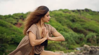  Yoga for Thyroid : न होगा मोटापा न ही पतलापन, थायराइड की समस्या से छुटकारा दिलाएंगे Yoga के ये आसान Pose