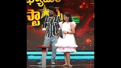 సుడిగాలి సుధీర్ ముందు కన్నీళ్లు పెట్టుకున్న RRR సింగర్ తండ్రి.. మా వెనుక ఎవరూ లేరు అంటూ.. 