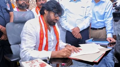 వదినమ్మ ఇచ్చిన పెన్నుతో పవన్ పవర్ ఫుల్ సంతకం ... ఇదే కదా కోరుకున్నది..!!