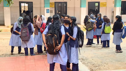 പ്ലസ് വൺ സപ്ലിമെന്ററി അലോട്ട്മെന്റ്; കണക്ക് പുറത്തുവിടാതെ വിദ്യാഭ്യാസ വകുപ്പ്, ജില്ല തിരിച്ചുള്ള കണക്കില്ല