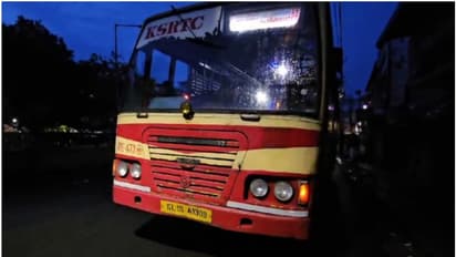ബസ് ഓടിക്കവേ കെഎസ്ആർടിസി ഡ്രൈവർക്ക് നെഞ്ചുവേദന; ആശുപത്രിയിൽ പ്രവേശിപ്പിച്ചു