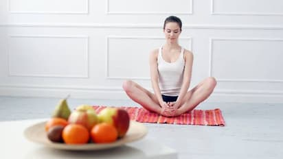 फिटनेस के लिए सिर्फ योगा नहीं बल्कि सात्विक आहार का सेवन भी है जरूरी,Yoga Satvik Diet में शामिल करें ये चीजें