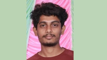 ജോലികഴിഞ്ഞ് വീട്ടിലേക്ക് മടങ്ങവേ ബൈക്കിൽ കാറിടിച്ചു, ആലപ്പുഴയിൽ യുവാവിന് ദാരുണാന്ത്യം