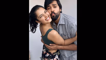 మంచీ చెడు వదిలేసి సహజీవనంలో మునిగి తేలుతున్న బిగ్ బాస్ ప్రియాంక... ఇదేం తెగింపు బాబోయ్!