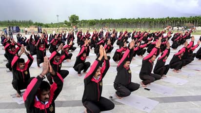 International Yoga Day: ஈஷாவில் ஆதியோகி முன்பு நூற்றுக்கணக்கான CRPF வீரர்கள் யோகா செய்து அசத்தல்
