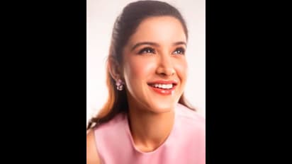 ನೆಟ್ಟಗೆ ಒಂದೆರಡು ಸಿನಿಮಾ ಮಾಡಿಲ್ಲ ಆಗ್ಲೇ 2 ಲಕ್ಷ ರೂ. ಬಟ್ಟೆ- ಚಪ್ಲಿ ಬೇಕು ಶೋಕಿಗೆ; ನಟಿ ಶನಯಾ ಟ್ರೋಲ್!