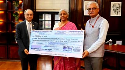 വീണ്ടും റെക്കോർഡ് തകർത്ത് എസ്ബിഐ; കേന്ദ്രത്തിന് നൽകിയത് 7,000 കോടി