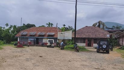 Chikkamagaluru: ಕಳಸ ತಾಲೂಕು ಕೇಂದ್ರವಾಗಿ ಮೂರು ವರ್ಷವಾಗಿದ್ದು, ಬಸ್ ನಿಲ್ದಾಣ ಇಲ್ಲ: ಸಾಧನೆಯೇ ಶೂನ್ಯ!