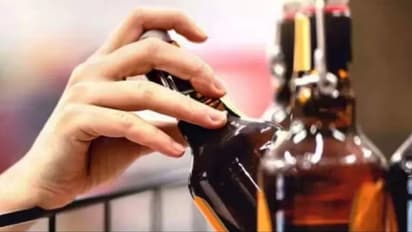  டாஸ்மாக் கடைகளுக்கு தமிழகம் முழுவதும் ஏப்ரல் 10ஆம் தேதி விடுமுறை.! மதுப்பிரியர்களுக்கு ஷாக் தகவல்