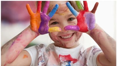 குழந்தைகளை தனியாக விளையாட விடலாமா? பெற்றோர்களே கண்டிப்பா தெரிஞ்சுக்கோங்க!