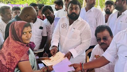 சொன்னதை செய்து காட்டிய பாஜக! கள்ளச்சாராயம் குடித்து பலியான குடும்பத்திற்கு ஒரு லட்சம் வழங்கிய எஸ்.ஜி.சூர்யா!