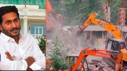 ಆಂಧ್ರದಲ್ಲಿ ಜಗನ್ ಪಕ್ಷಕ್ಕೆ ಶಾಕ್‌: ಬೆಳ್ಳಂಬೆಳಗ್ಗೆ ವೈಎಸ್ಆರ್‌ಸಿಪಿ ಪಕ್ಷದ ಕಚೇರಿ ಧ್ವಂಸಗೊಳಿಸಿದ ಸ್ಥಳೀಯಾಡಳಿತ