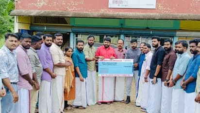 ചേര്ത്ത് പിടിച്ച് ഡിവൈഎഫ്ഐ, ബക്കറ്റ് പിരിവ് മുതൽ സ്ക്രാപ് ചലഞ്ച് വരെ; കാൻസർ ബാധിച്ച് കലാകാരന് സഹായം