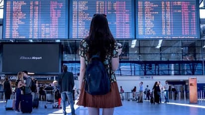 കാമുകൻ സമയത്തിന് എയർപോർട്ടിലെത്തിച്ചില്ല, വിമാനം പോയി, യുവതി കോടതിയിൽ, നഷ്ടപരിഹാരം വേണമെന്നാവശ്യം