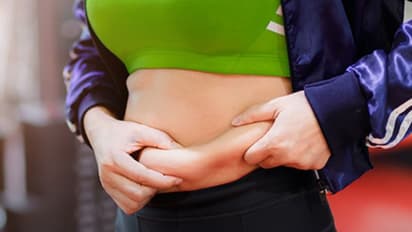 അടിവയറ്റിലെ കൊഴുപ്പ് കുറയ്ക്കാനുള്ള ശ്രമത്തിലാണോ? എങ്കിൽ ഈ പച്ചക്കറികള് ഡയറ്റിൽ ഉൾപ്പെടുത്തൂ