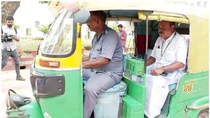 ഭാഗ്യ ചിഹ്നത്തിൽ തന്നെ ആദ്യ ദിനം പാര്‍ലമെന്‍റിലേക്ക്; സഭയിൽ വന്യ ജീവി വിഷയം ഉന്നയിക്കുമെന്ന് ഫ്രാൻസിസ് ജോർജ്