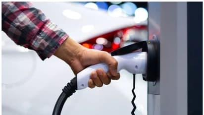 ഇലക്ട്രിക് വാഹനങ്ങളുമായി വാഗമണിലും മൂന്നാറിലും പോകാൻ ആശങ്ക വേണ്ട; 11 സ്ഥലങ്ങളിൽ ചാർജിങ് സ്റ്റേഷനുകൾ ഉടൻ വരും