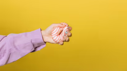 ഇടയ്ക്കിടെ മധുരം കഴിക്കണമെന്ന് തോന്നുന്നുണ്ടോ? മധുരം ഒഴിവാക്കാന് പരീക്ഷിക്കേണ്ട കാര്യങ്ങള്