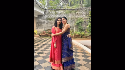 ಕೊಡವ ಸೀರೆಯಲ್ಲಿ ಮಿಂಚಿದ ರಶ್ಮಿಕಾ ಮಂದಣ್ಣ: ಕೊಡಗಿನೊಳು ಬೆಡಗಿನೊಳು ನನ್ನೆಂಡ್ರು ನಂಜೀ ಎಂದು ಹಾಡಿದ ಪಡ್ಡೆಹೈಕ್ಳು!