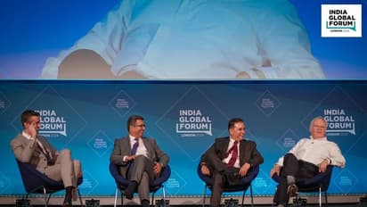 ఆర్చర్-అమిష్ లిటరరీ అవార్డు: విజేతలకు $25వేల నగదు పురస్కారం.. వివరాలివే