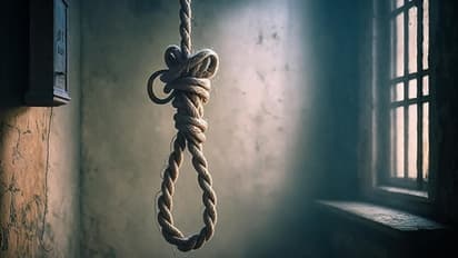 ஷாக்கிங் நியூஸ்! ஒரே குடும்பத்தைச் சேர்ந்த 3 பேர் தற்கொலை! என்ன காரணம் தெரியுமா? வெளியான அதிர்ச்சி தகவல்!