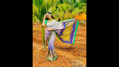 ಸೀರೆಯಲ್ಲಿ ಗರ್ಭಿಣಿ ನೇಹಾ ಫೋಟೋಶೂಟ್; ಬೇಬಿ ಬಂಪ್ ನೋಡಿ ತಾಯಿ ಕಳೆ ಕಾಣಿಸ್ತಿದೆ ಎಂದ ಫ್ಯಾನ್ಸ್