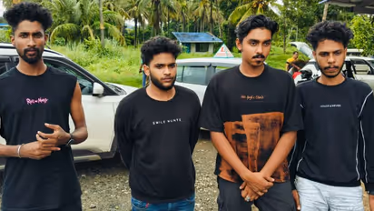 കഞ്ചാവുമായി കാറിൽ 4 യുവാക്കൾ, കൈവശം കണ്ടെത്തിയത് തോക്കും ക്രഷറും ഇലക്ട്രോണിക് സിഗരറ്റും, അറസ്റ്റ്