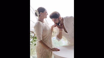 పెళ్ళై వారం కాలేదు.. సోనాక్షి సిన్హా ప్రెగ్నెంట్ అయింది..? హాస్పిటల్ లో కనిపించిన కొత్త జంట..?