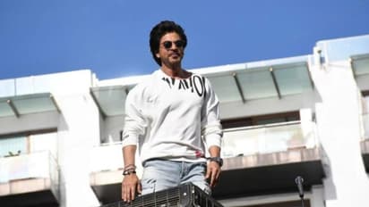 ഷാരൂഖ് ഖാന്റെ 32 വര്‍ഷം, ആഘോഷവുമായി ഉദയ്‍പൂരിലെ ആരാധകരും