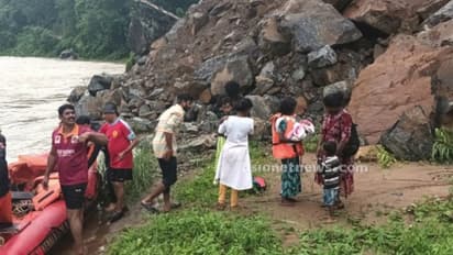 പുഴയിലെ ജലനിരപ്പുയര്ന്നു; കൈക്കുഞ്ഞുമായി ആശുപത്രിയിലേക്ക് പുറപ്പെട്ട യുവതിക്ക് രക്ഷകരായി ഫയര്ഫോഴ്സ്