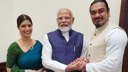 (Photos) Actress Varalaxmi Sarathkumar, Nicholai Sachdev invite PM Narendra Modi to their wedding
