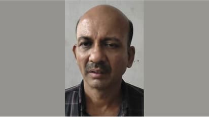 ബസ്സില് വിദ്യാര്ത്ഥിനിക്ക് നേരെ ലൈംഗികാതിക്രമം; രക്ഷപ്പെടാൻ ശ്രമിച്ച യാത്രക്കാരനെ ഓടിച്ചിട്ടു പിടികൂടി